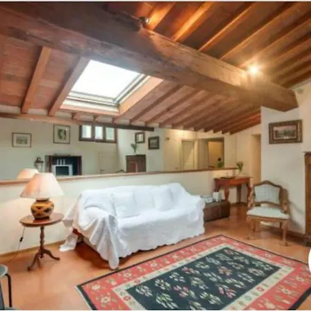Cozy Rooftop On Arno River Florence